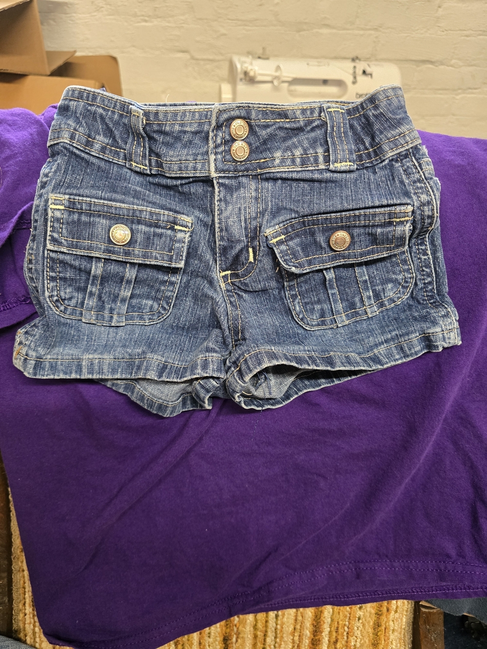 Vintage Old Navy Y2K Denim Cargo Shorts Size 4 Double Button Low Rise